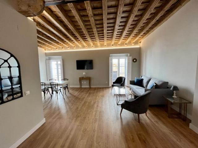 Ti1 Estiloso Loft 120M De La Catedral Tomas De Ibarra Street Seville Exterior photo